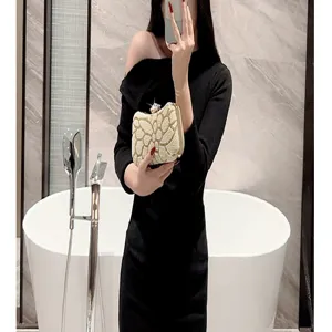 Elegant vintage pearl evening bag with shiny rhinestones, perfect for parties and wedding dresses.
