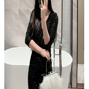 Elegant white feather evening bag with chain, chic party shoulder handbag for women wedding dress.