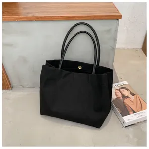 Sac cabas en toile décontracté de grande capacité, sac shopping écologique minimaliste élégant.