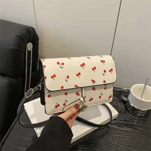 Sac Bandoulière Femme en Cuir PU Imprimé Cerise Joli Sac à Épaule Carré Horizontal Avec Fermoir Magnétique pour Assortiment Quotidien