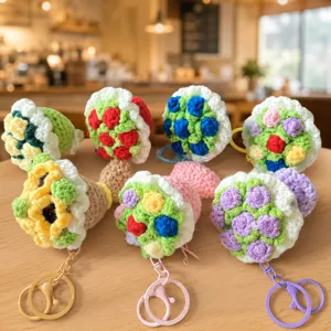 Portachiavi con bouquet di fiori all'uncinetto fatto a mano, simpatico ciondolo per borsa.