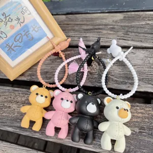 Lindo llavero de oso de resina con cadena de perlas para bolsos y accesorios encantadores.