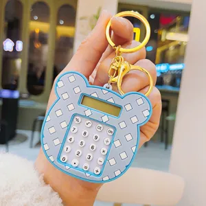 Llavero calculadora de oso, mini calculadora portátil de silicona para mochilas escolares y regalos.
