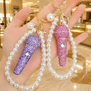 Luxe Strass Microfoon Sleutelhanger Met Kunstparel Kralenketting Glinsterende Microfoonvormige Tas Charm Cadeau Accessoires