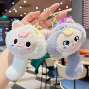 Pluche kat sleutelhanger detailweergave, zachte kitten pop voor tassen en sleutels.