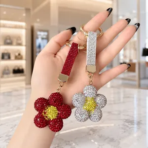 Creative Full Rhinestone Sunflower Keychain Luxury Alloy Daisy Flower Bag Charm Sparkling Car Key Ring Pendant For Women Gift
