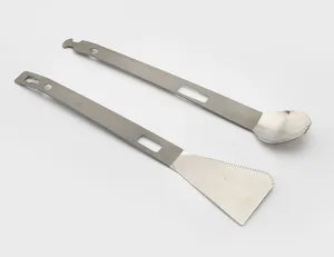 Outdoor puur titanium kookspatel en lepelset met lang handvat voor kamperen en picknicken.