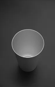 Japanischer Aluminium Becher im Hammermuster, Outdoor Metall Bierbecher, Innenansicht Detail.