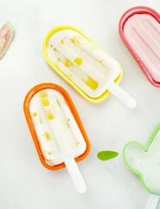 Silikon Eisform Set Details, bunte Eismacher mit Stielen fuer leckere hausgemachte Leckereien.