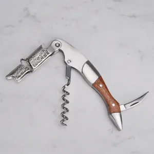 Rvs sommelier mes kurkentrekker met houten handvat, multifunctionele wijnflesopener voor thuis.