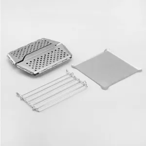 Tragbarer Edelstahl klappbarer Lagerfeuergrill und Outdoor Brennholzkocher Set.