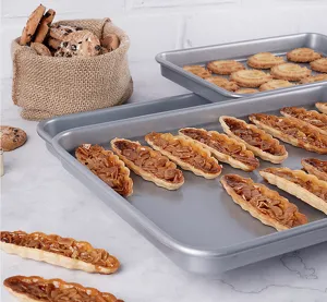 Set di teglie da forno antiaderenti rettangolari per la cucina e pasticceria domestica.