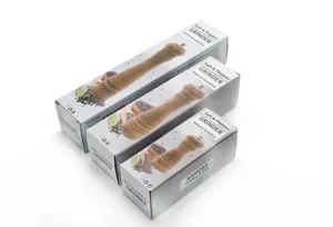 Set van 3 houten zout en pepermolens in natuurlijke houtlook met geschenkdoos voor de keuken.