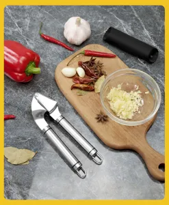 Stainless steel garlic press, ergonomic handle garlic mincer kitchen tool for easy cooking