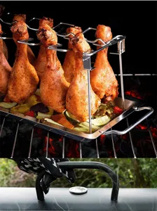 Support de pilon de poulet en acier inoxydable avec bac d'égouttage pour barbecue, détail.
