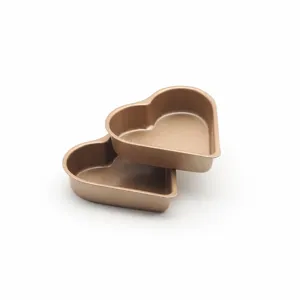 Gold mini heart-shaped cake baking pan non-stick carbon steel pudding muffin mold for kitchen.