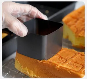 Verstellbare quadratische Kuchenform Antihaft-Backform Detailansicht für die Hausbäckerei.