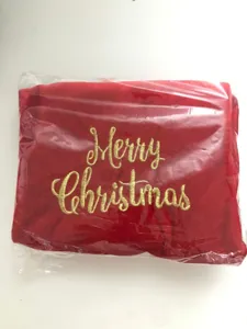 Chaussette de Noel en velours rouge avec broderie doree Joyeux Noel fete