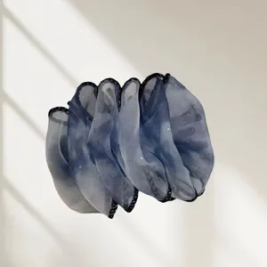 Chouchou de cheveux en filet bleu avec paillettes, accessoire capillaire élégant nuage.