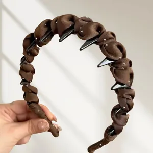 Brauner plissierter Haarreif mit Zähnen für Damen, stilvoller Alltags-Kopfschmuck und Haarzubehör.