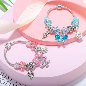 Mode Euro-Américaine Cuivre Alliage Chaîne Strass Papillon Pendentif Bracelet Coloré Perlé Maille Serpent Charms Bracelet pour Femme Fête Cadeau Bijoux