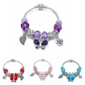 Bracelet à breloques de style européen avec perles de cristal colorées et papillon.