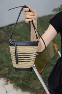 Borsa Tracolla Paglia Telefono Pelle PU Intrecciata Secchiello Casual Spalla Chic Donna