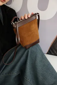 2025 Nuovo Borsa Telefono Bicolore Di Nicchia Pendolare Tracolla Moda Minimalista Secchiello