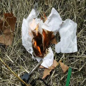 Gedetailleerd overzicht van outdoor survival vuurstarter, magnesium staaf vonk striker tool.