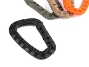 Leichter taktischer Kunststoff-Karabiner Detailansicht, robustem D-Ring Clip für Outdoor Rucksack.