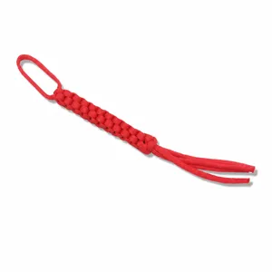 Vue détaillée de la lanière couteau en paracorde, corde de survie tressée solide pour décor.