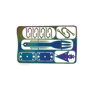 Multifunctionele outdoor viskaart survivaltool roestvrij staal regenboog haak pijl detail