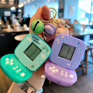 Mini Retro Desktop Spielkonsole Schlüsselanhänger, nostalgisches Taschenspielzeug mit Glöckchen.