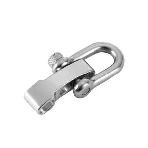 Dettaglio maniglione in U di acciaio inox per braccialetti di sopravvivenza paracord fai da te.