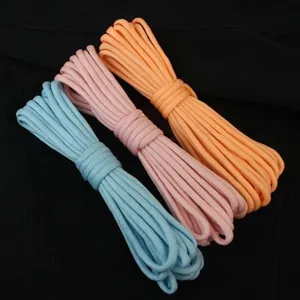 Kleurrijke geweven paracord touwset, duurzaam outdoor kamperen survival hulpprogramma touw.