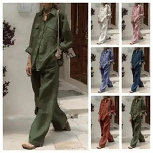 Conjunto casual de dos piezas para mujer con camisa de manga larga y pantalón ancho.