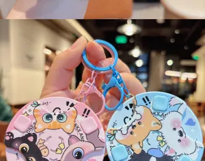 Kreativer Mini Spielkonsolen Schlüsselanhänger süßer Cartoon Schultasche Anhänger Geschenk