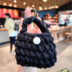 Porte-monnaie en crochet noir fait main mini sac de rangement pour écouteurs clés