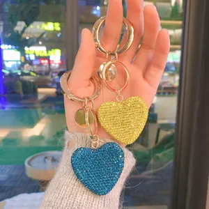 Portachiavi a Cuore in Lega con Strass Alla Moda Ciondolo per Borsa a Cuore in Cristallo Lussuoso Supporto per Anello Chiave Auto per Ornamento Regalo