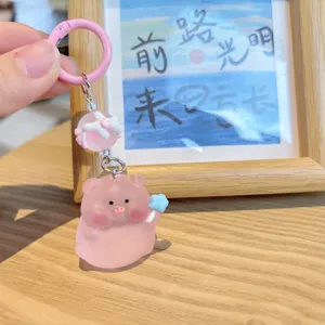 Portachiavi carino in resina maialino rosa luminoso, perfetto ciondolo per borsa e regalo.