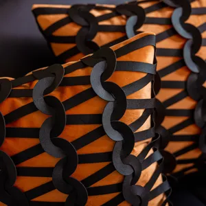 Funda de cojín decorativa negra y naranja, estilo de lujo europeo para sofá cojín.