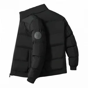 Uomo inverno collo alto giacca imbottita calda spessa casual cappotto nero dettaglio vista