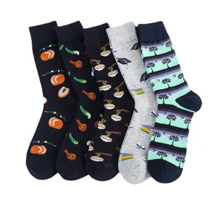 Set di 5 paia calzini lunghi casual da uomo in cotone con stampe divertenti e colorate.