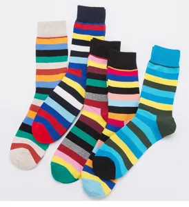 Calcetines de tripulacion de algodon a rayas coloridos elegantes hombre moda diaria detalle