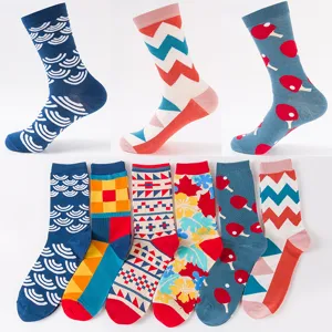 Men's Casual Cotton Crew Socks Geometric Wave Striped Print Fashion Comfortable Breathable Mid-Calf Socks