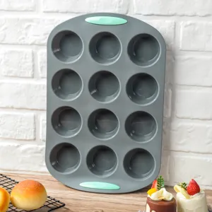 Moule à muffin en silicone de 12 cavités résistant à la chaleur pour pâtisserie et gâteaux faits maison.