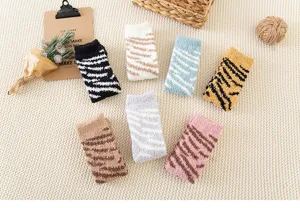 Dicke Korallenfleece Socken flauschige Kuschelsocken warme Wintersocken für zu Hause Detail