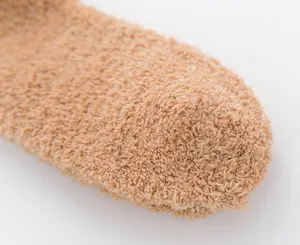 Weiches Korallenfleece warme Wintersocken Detailansicht fur gemutliches Tragenhaus.