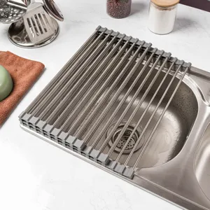 Egouttoir a vaisselle enroulable en acier inoxydable pour evier cuisine pliable.