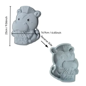 Silicone animal cake mold detail view, flexible baking tool with dimensions for DIY crafts.